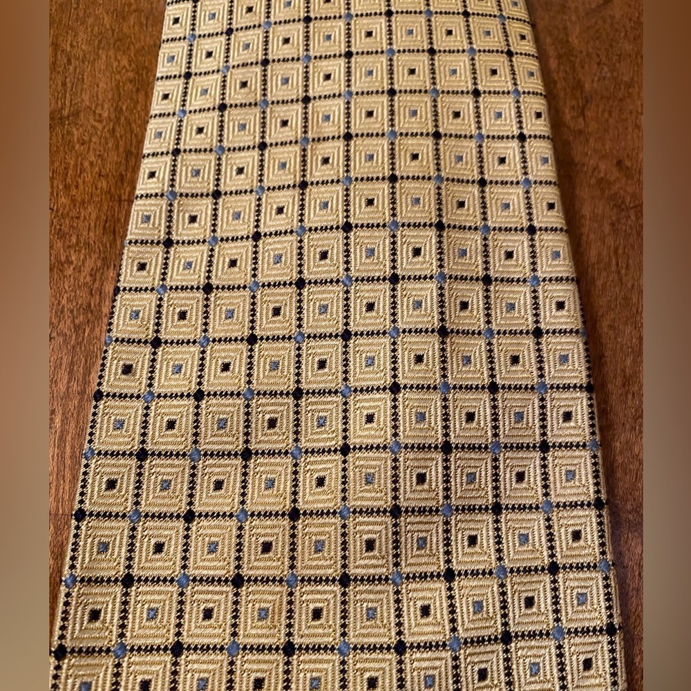 Foggia Mens Geometric Silk Necktie Tie 62” Gold Blue Black